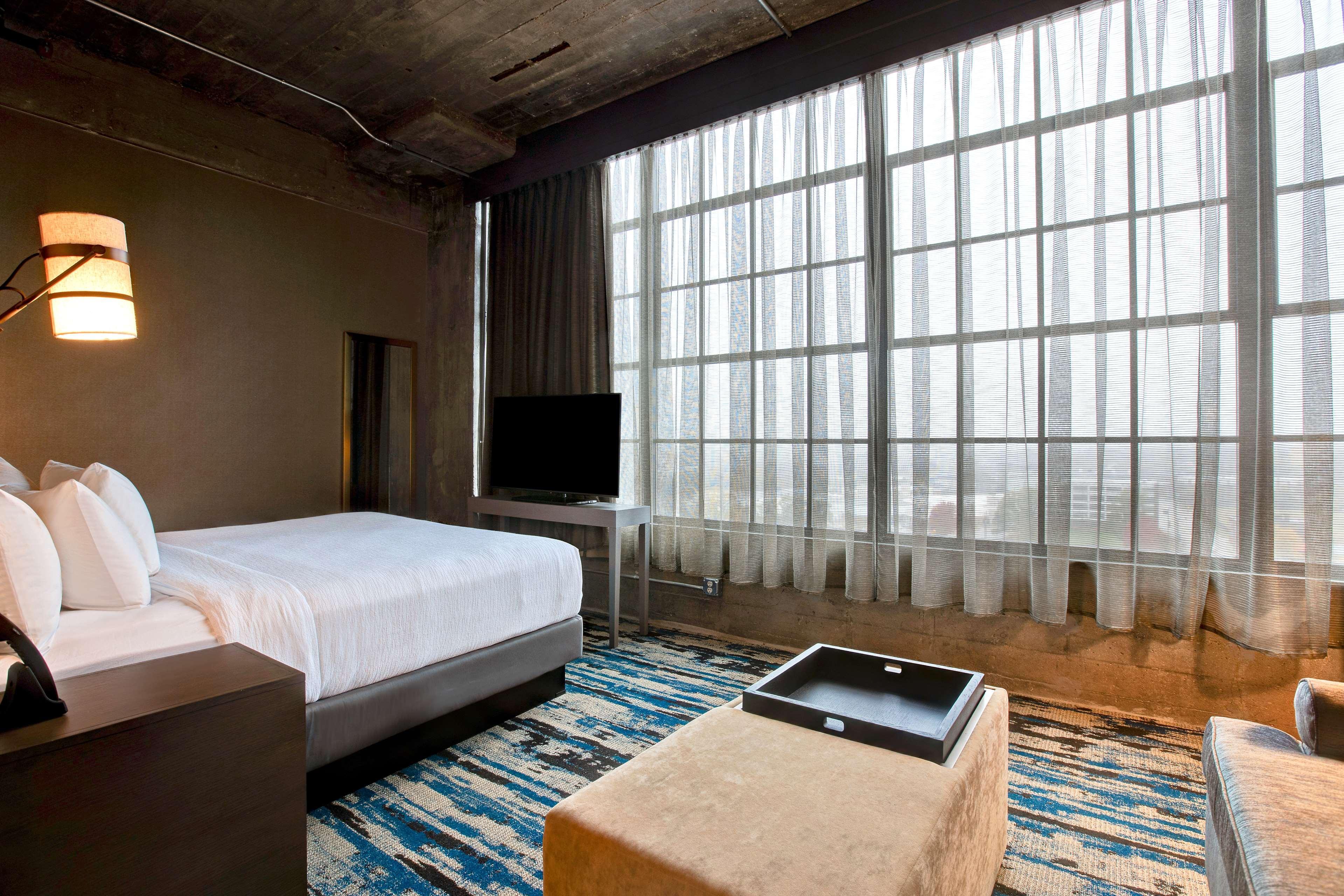 Embassy Suites By Hilton Rockford Riverfront Dış mekan fotoğraf