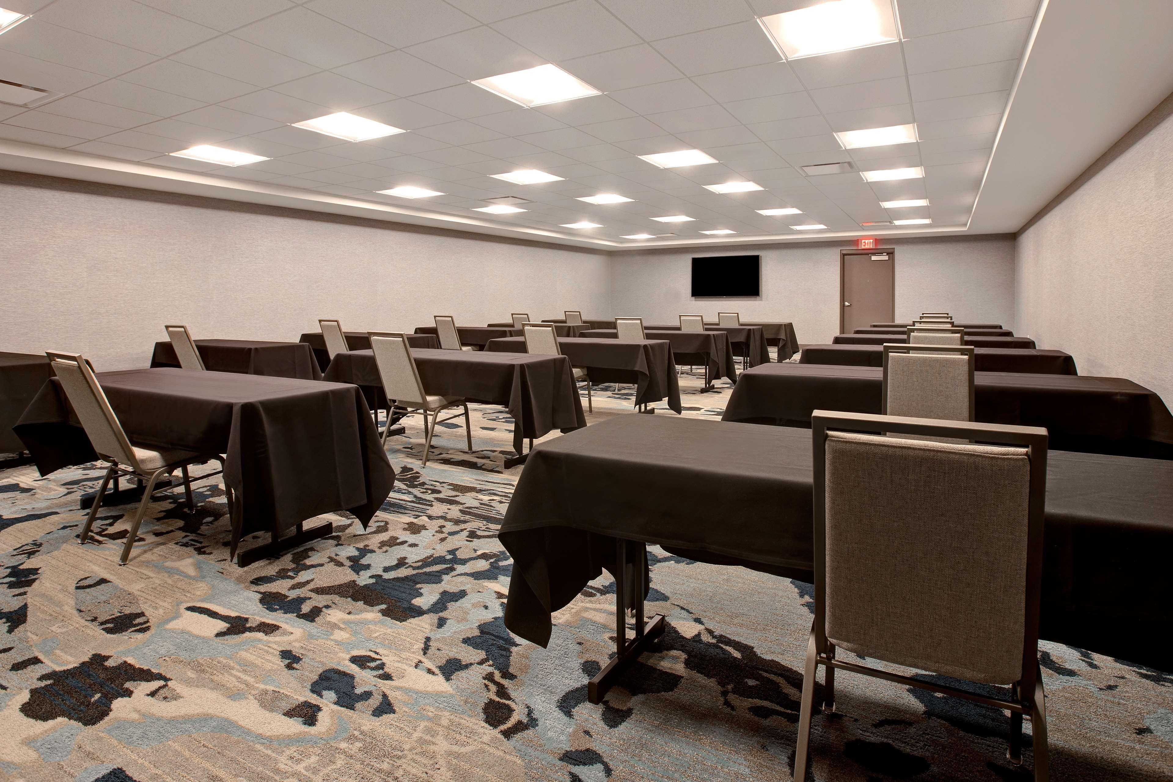 Embassy Suites By Hilton Rockford Riverfront Dış mekan fotoğraf