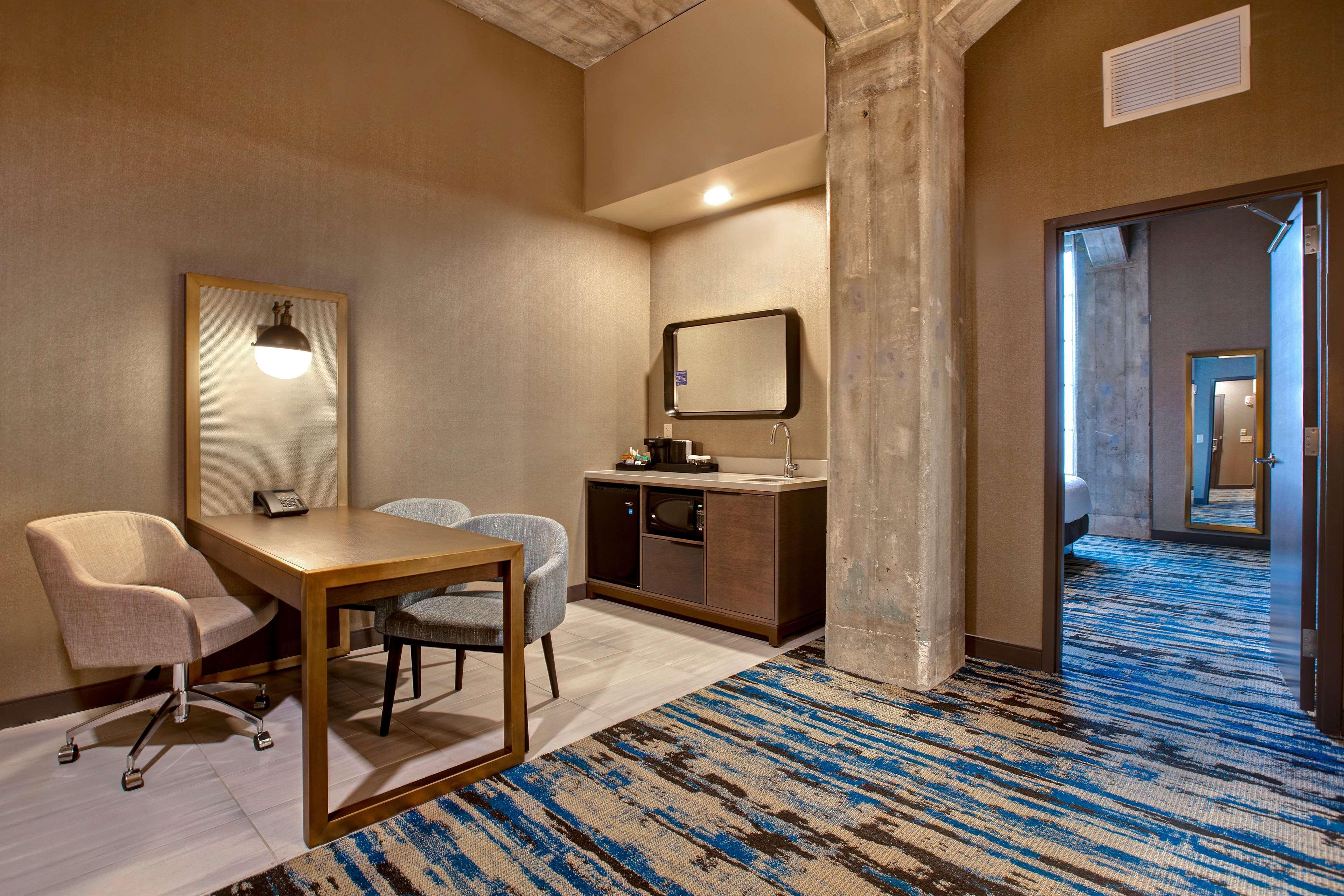 Embassy Suites By Hilton Rockford Riverfront Dış mekan fotoğraf