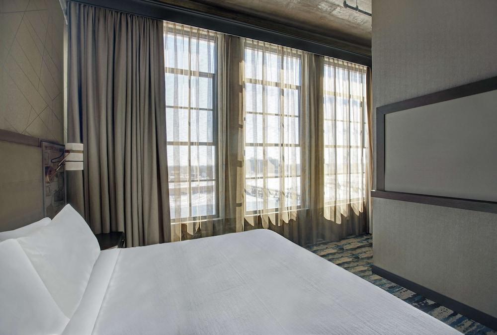 Embassy Suites By Hilton Rockford Riverfront Dış mekan fotoğraf