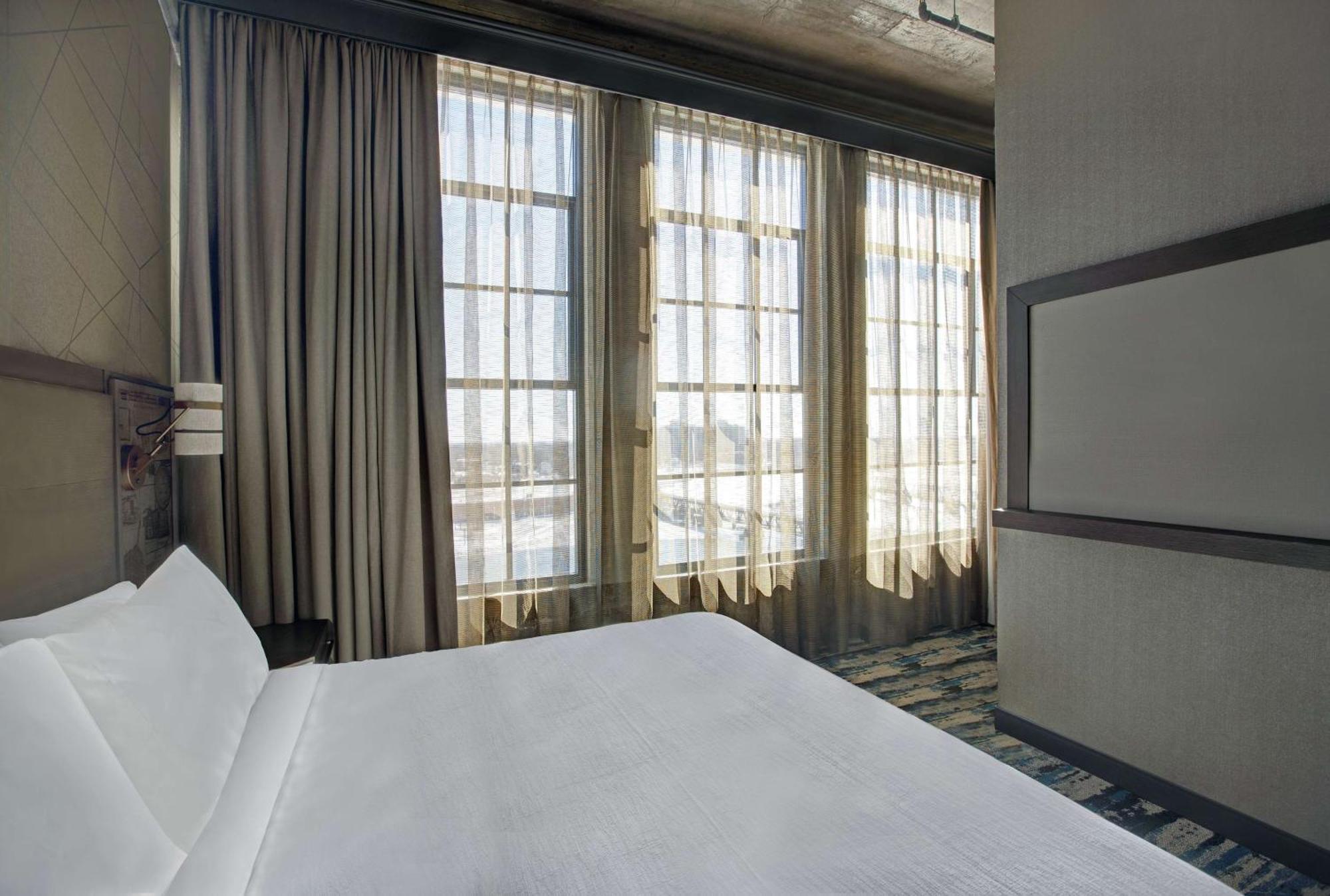 Embassy Suites By Hilton Rockford Riverfront Dış mekan fotoğraf