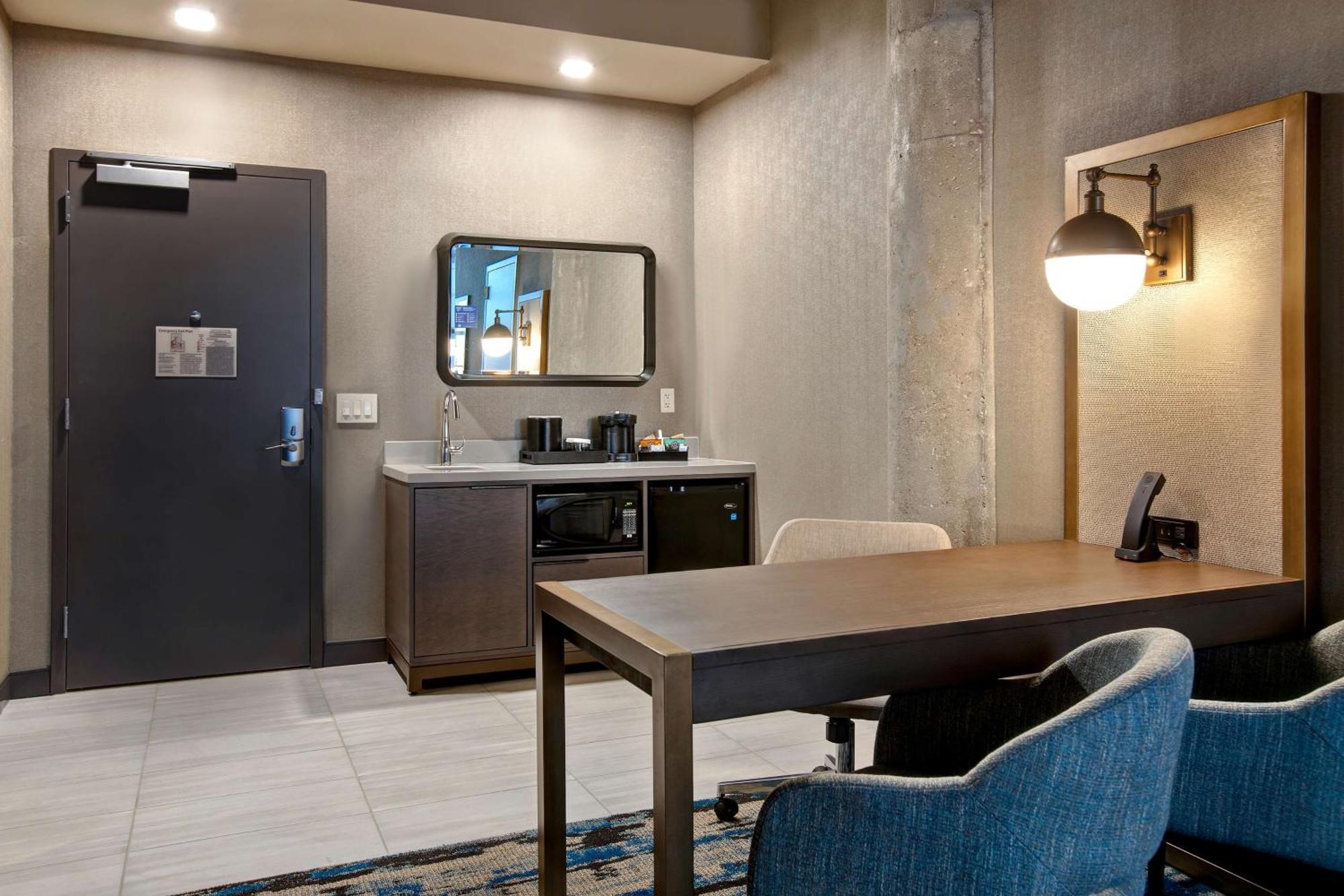 Embassy Suites By Hilton Rockford Riverfront Dış mekan fotoğraf