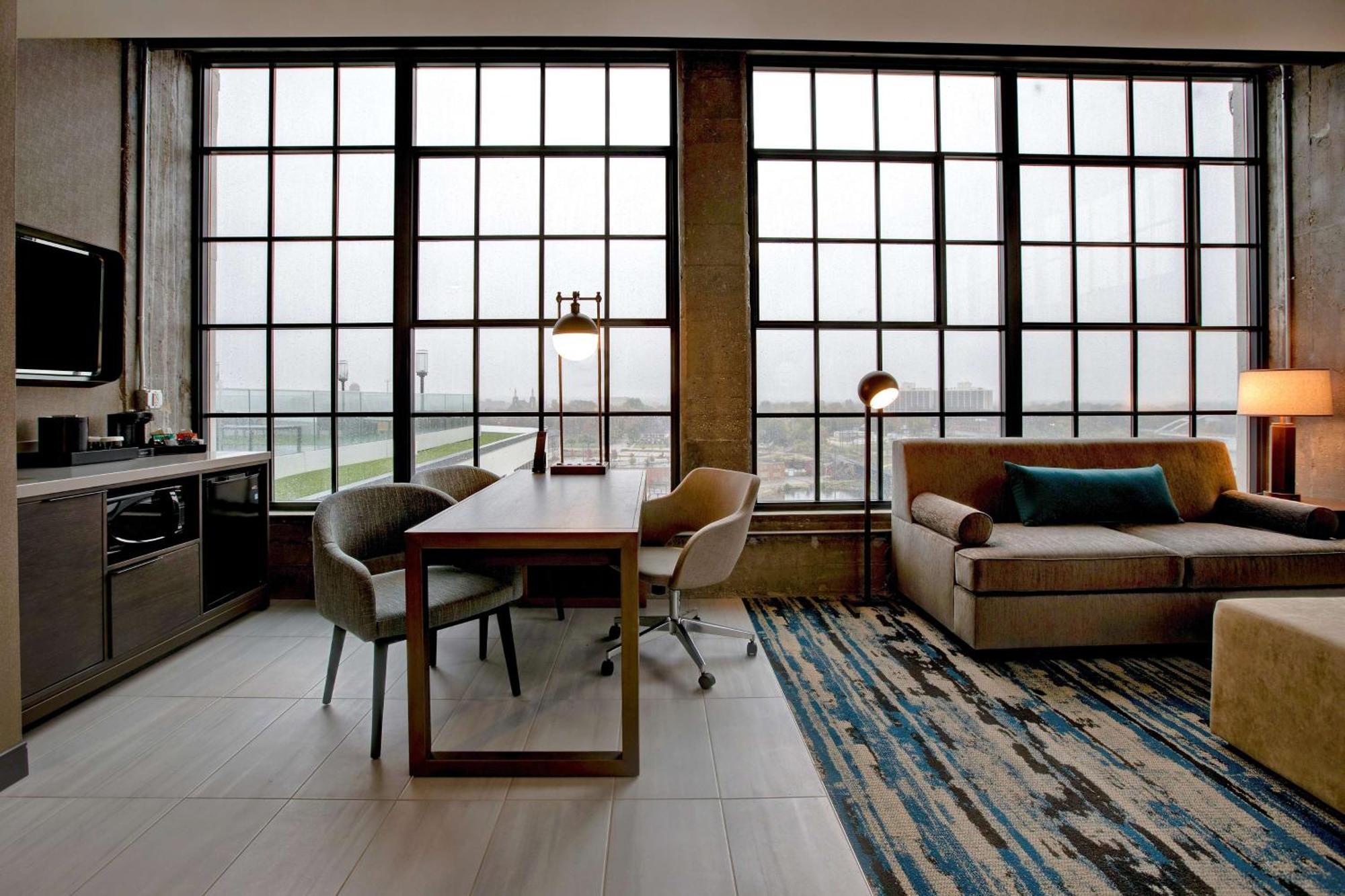 Embassy Suites By Hilton Rockford Riverfront Dış mekan fotoğraf